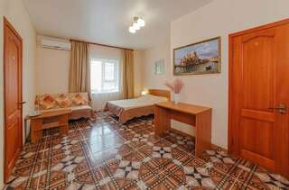 Гостиница КАРО Анапа Семейный номер с террасой-9