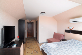 Гостиница КАРО Анапа 1-комнатный номер стандарт (мансарда, корпус 2)-5