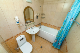 Гостиница КАРО Анапа Номер комфорт с 1 двуспальной кроватью с видом на бассейн (Корпус 2)-2